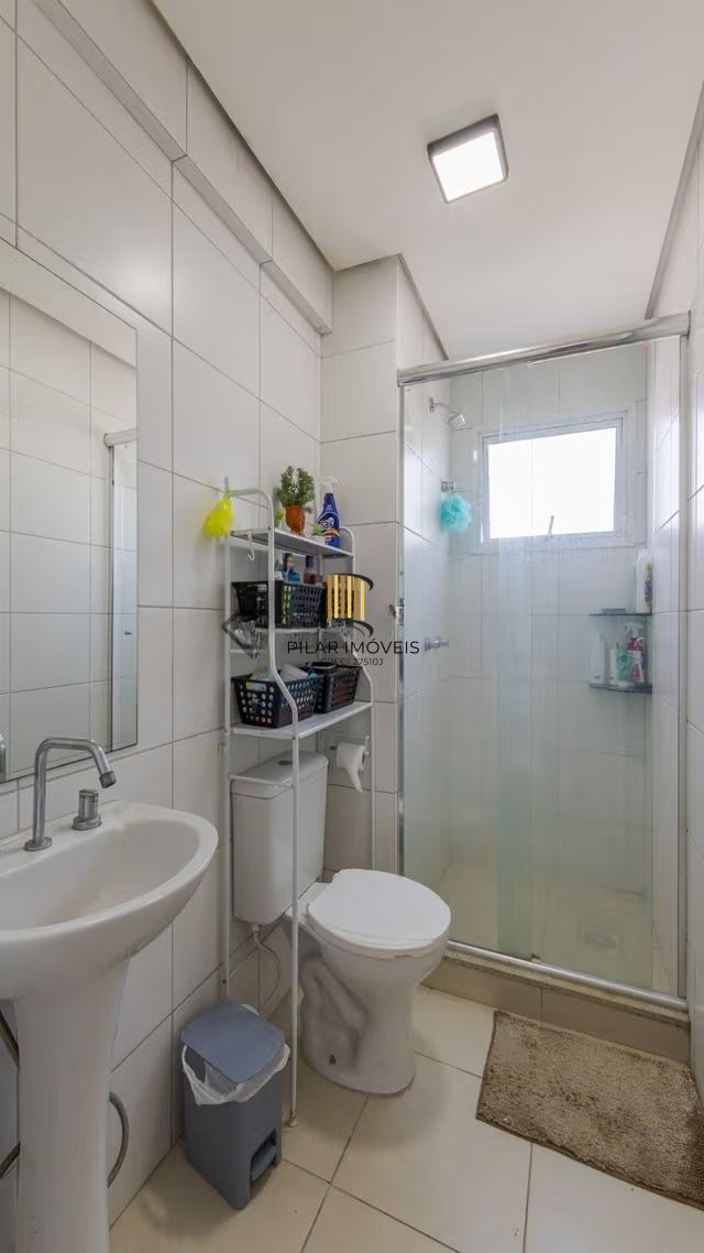 Apartamento de 2 quartos, elevador e 1 vaga de garagem em Canoas.