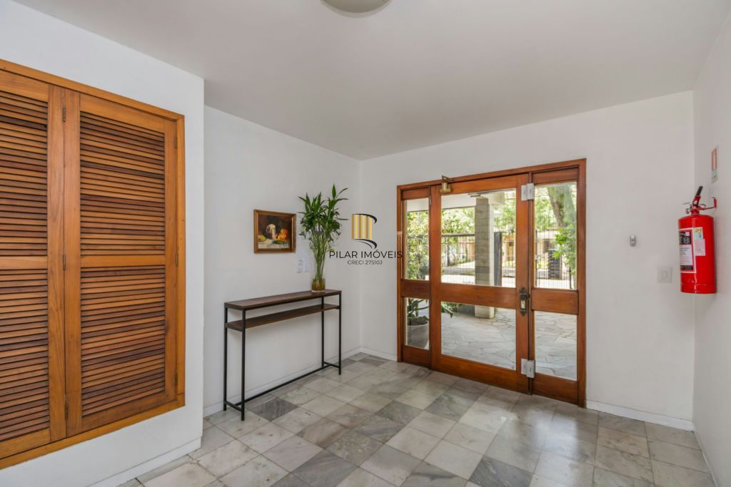 Cobertura 2 quartos, 2 vagas à venda no Petrópolis.