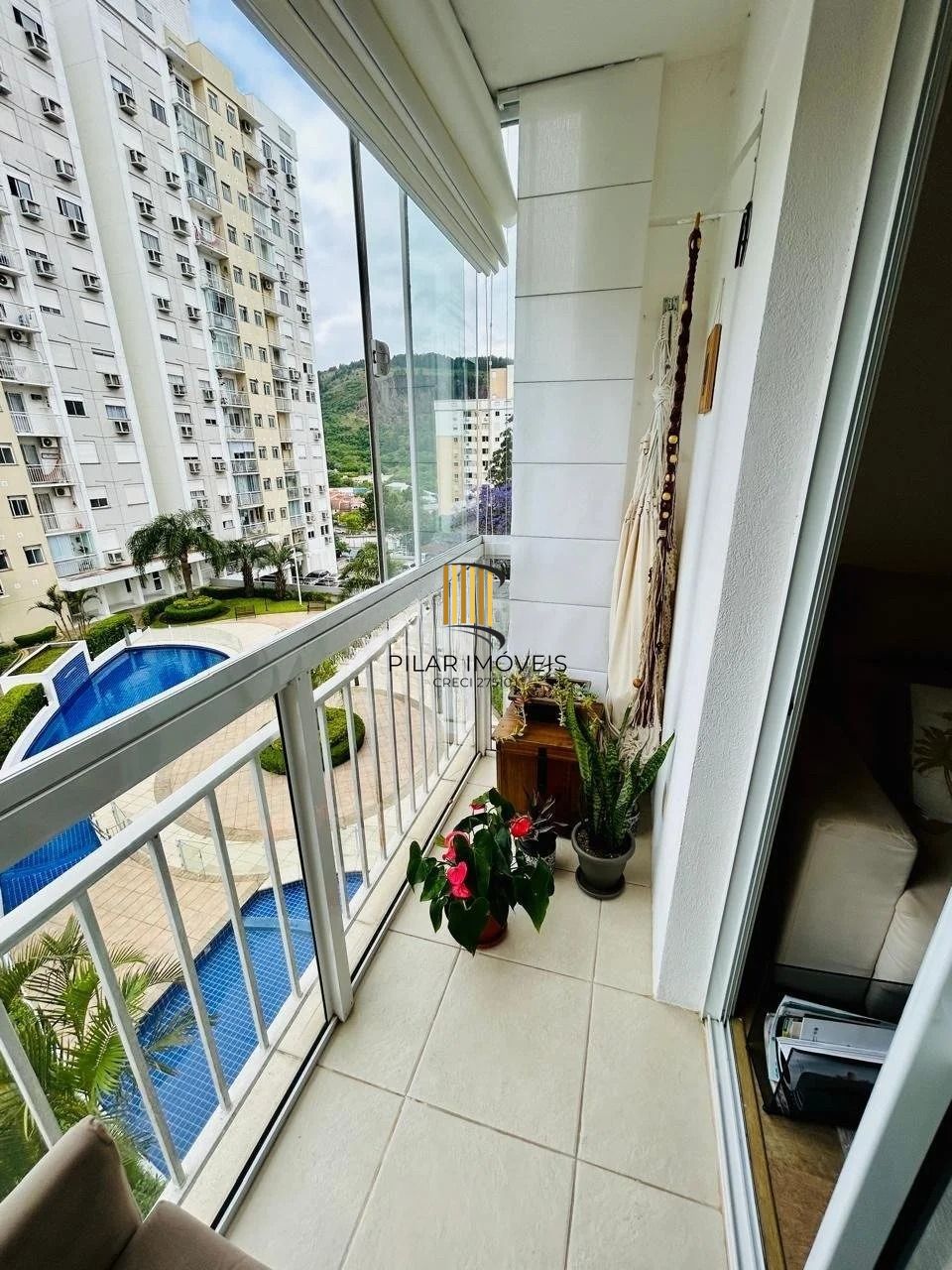 Apartamento 2 Dormitórios com Suíte, elevador e 2 Vagas no Alto Petrópolis