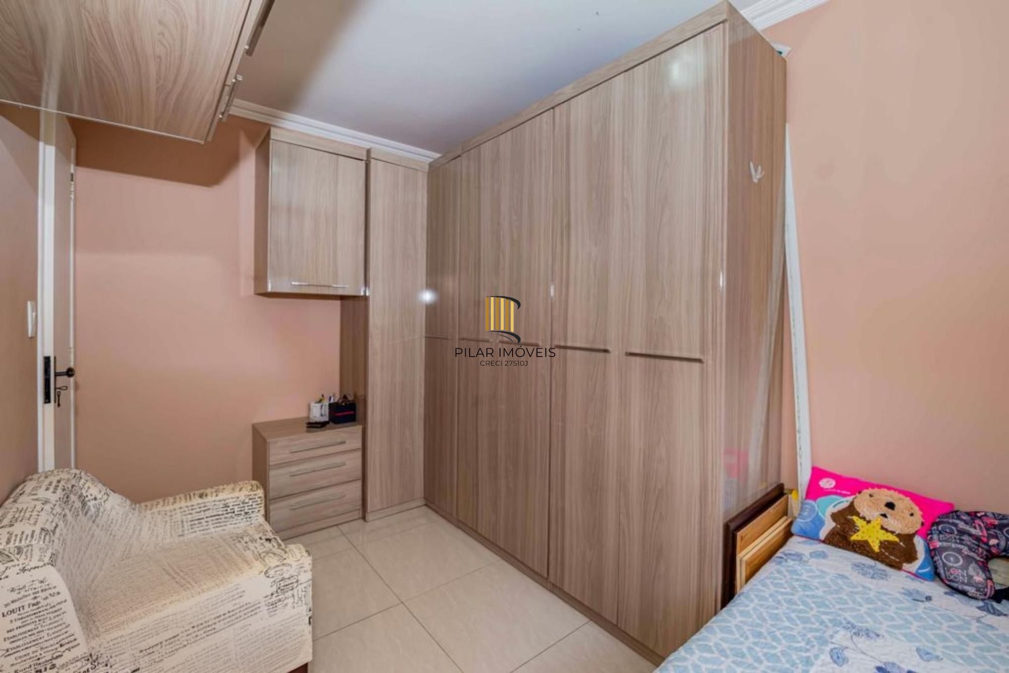 Apartamento semi mobiliado de 3 quartos, elevador, 1 vaga no bairro Cavalhada