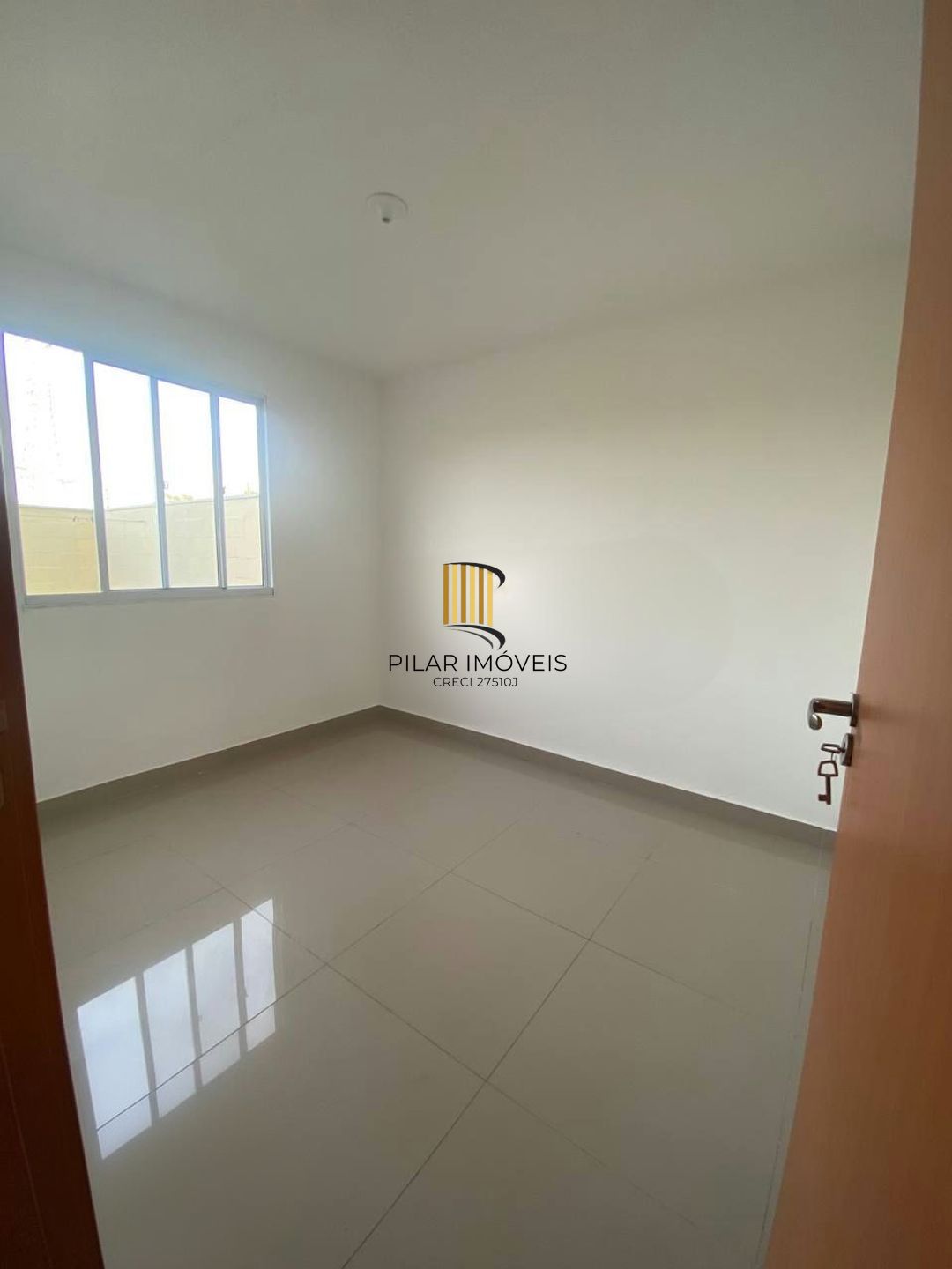 Apartamento de 2 dormitórios, piscina e 1 vaga de garagem em Canoas.