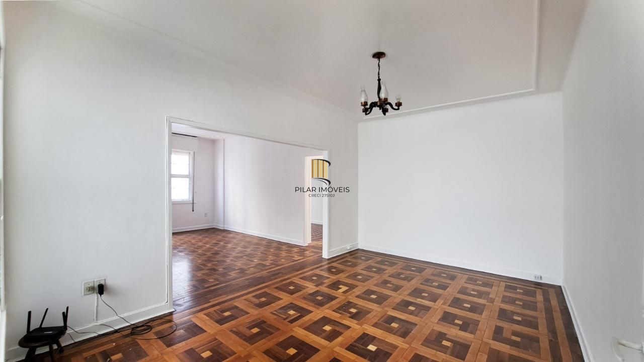 Apartamento 3 Dormitórios, 123m², Último Andar com Vista para o Guaíba