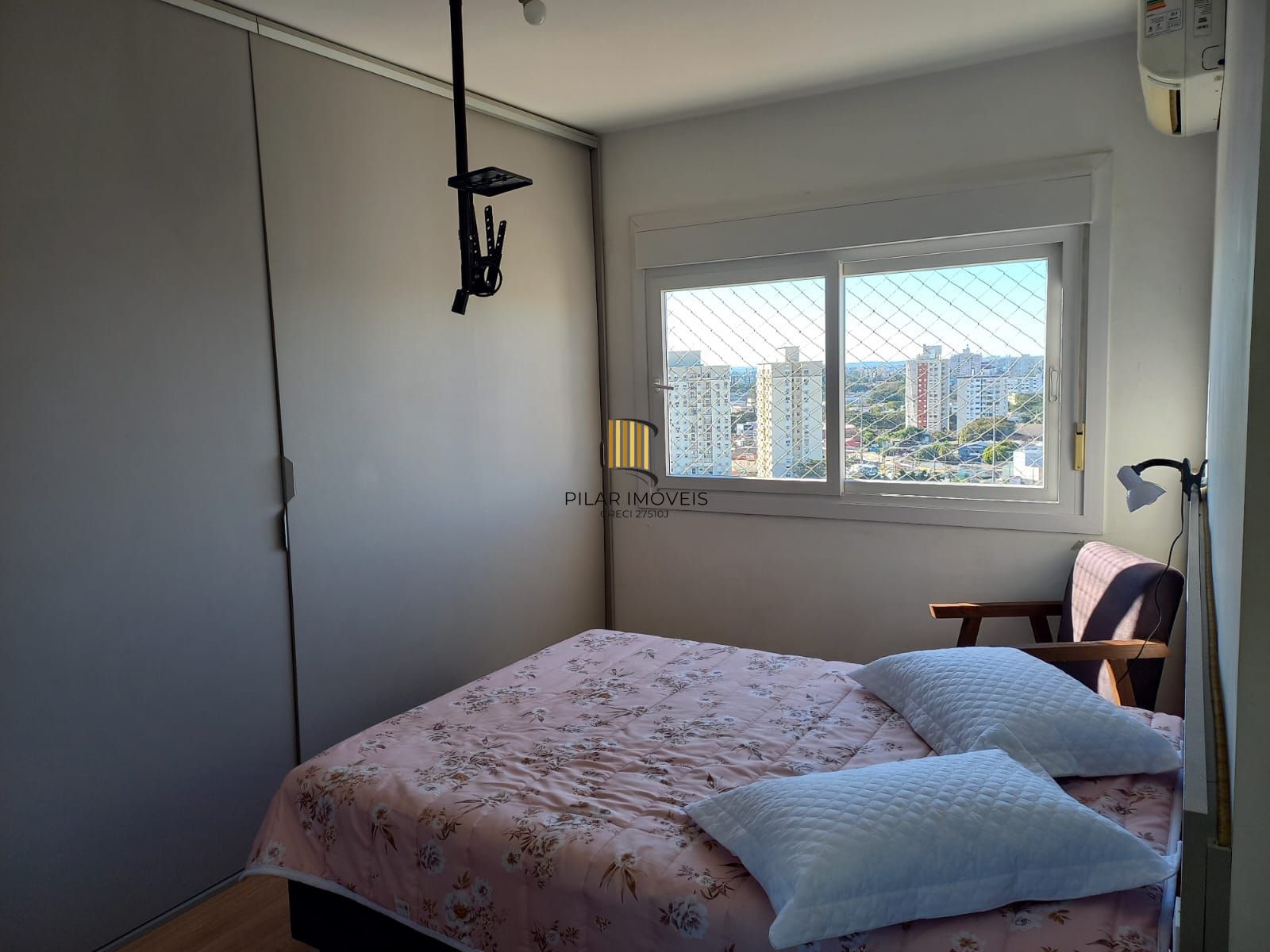 Apartamento de 2 dormitórios , 1 vaga coberta no bairro São Sebastião