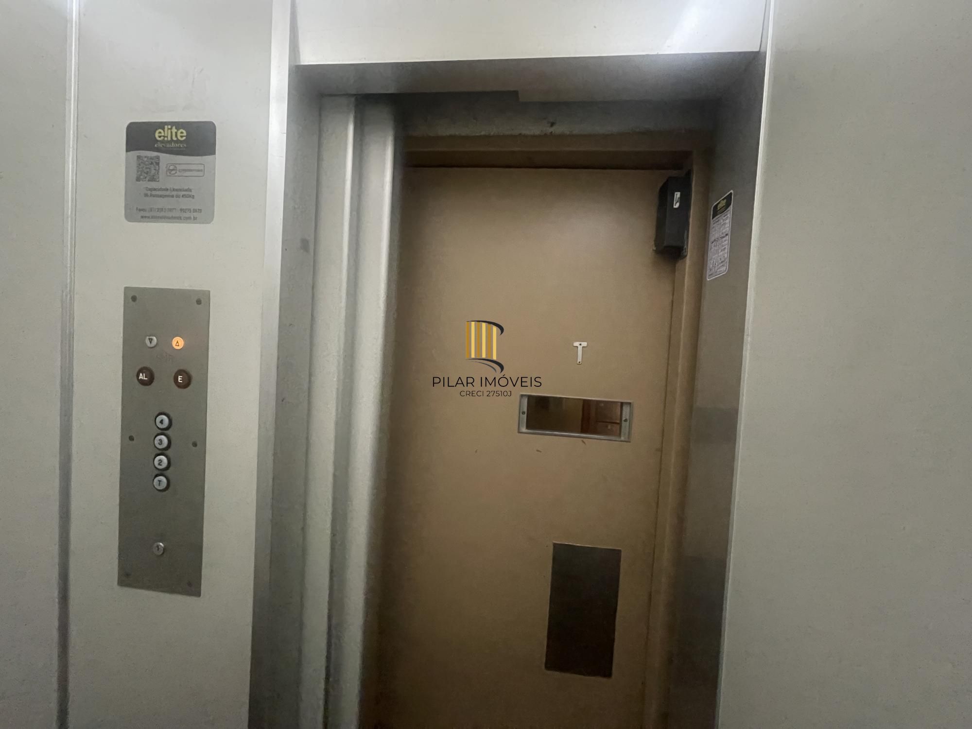 Apartamento com 2 quartos com closet à venda 1 vaga de garagem Elevador Sarandi