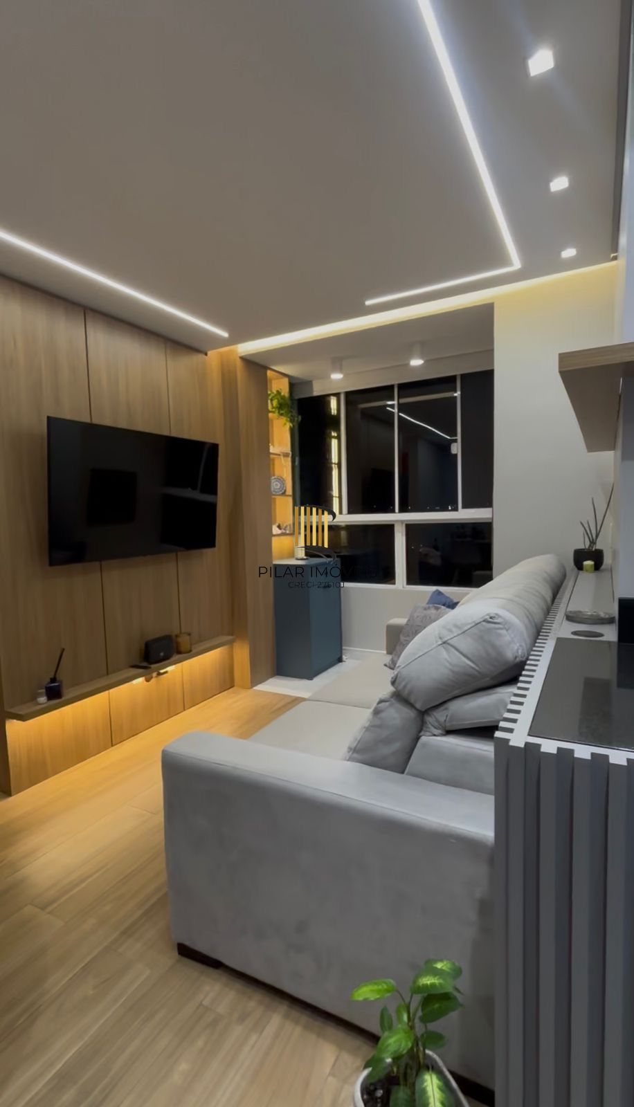 Apartamento com Sacada Churrasqueira com 1 vaga de garagem Av. Protásio Alves