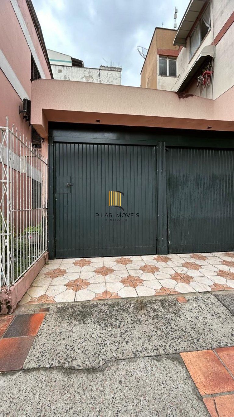 Cobertura de 4 dormitórios e 2 vagas de garagem coberta em Cachoeirinha.