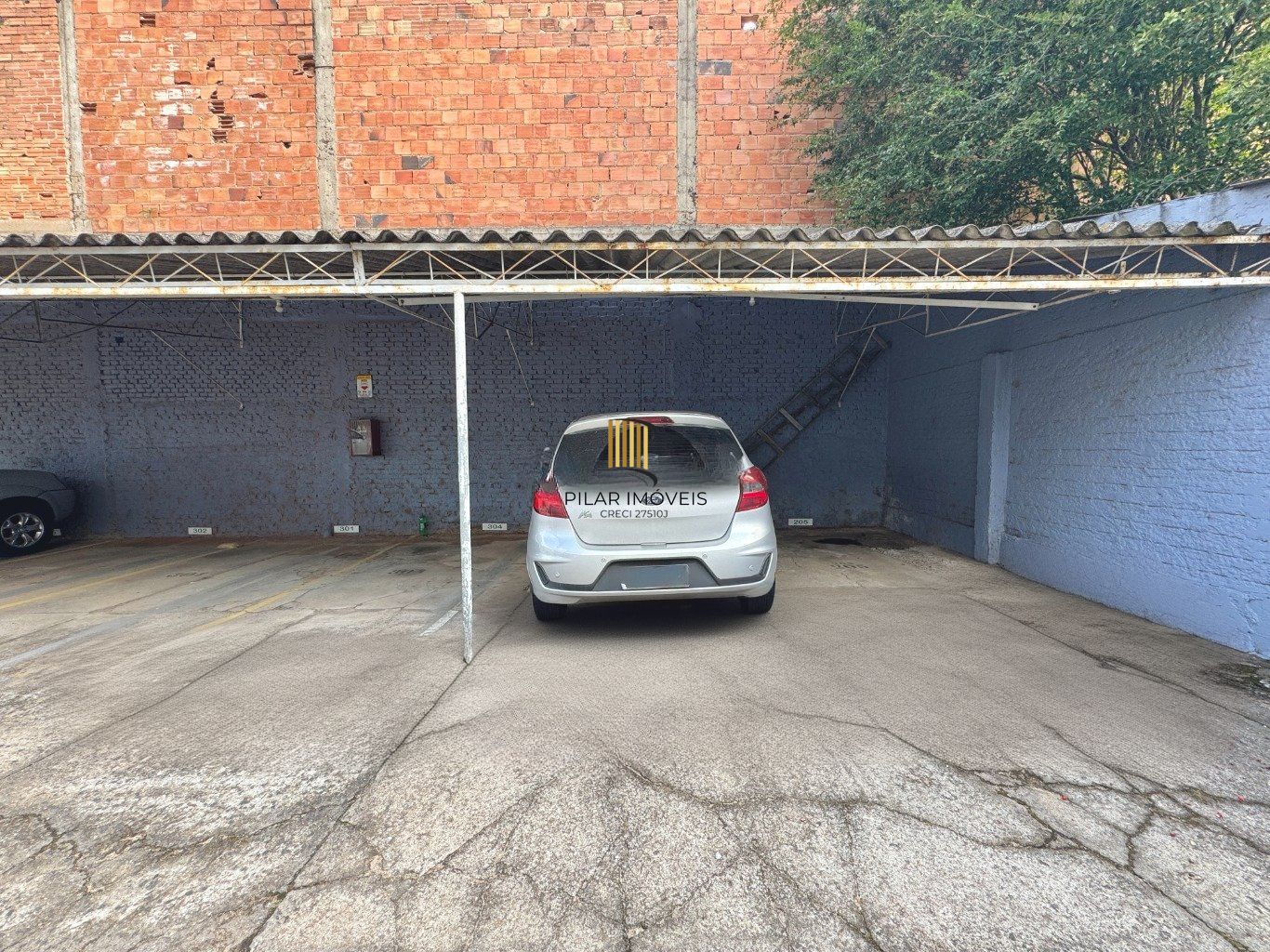 Apartamento com  2 dormitórios e com 1 vaga de garagem em Canoas.