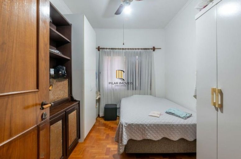 Casa semi mobiliada de 4 quartos e  4 vagas no bairro Chácara das Pedras.