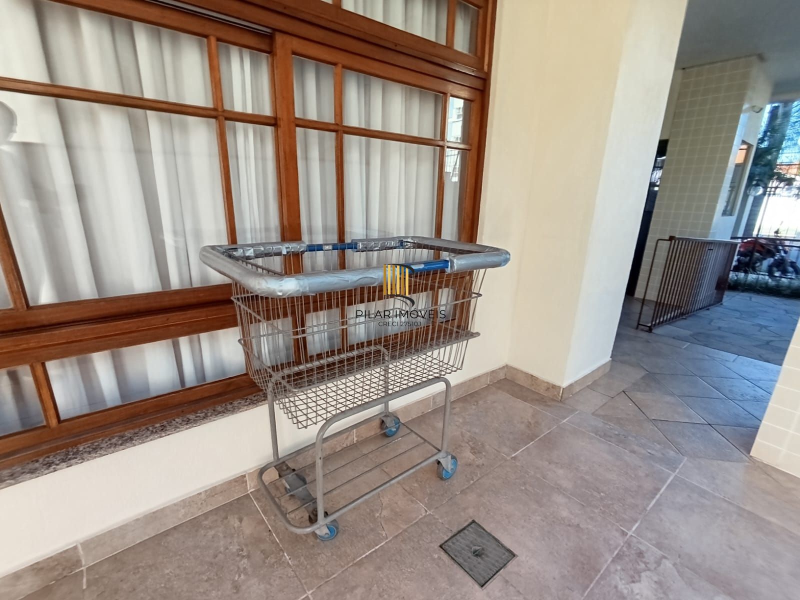 Apartamento de 3 quartos, elevador e 2 vagas no bairro Jardim Lindóia.