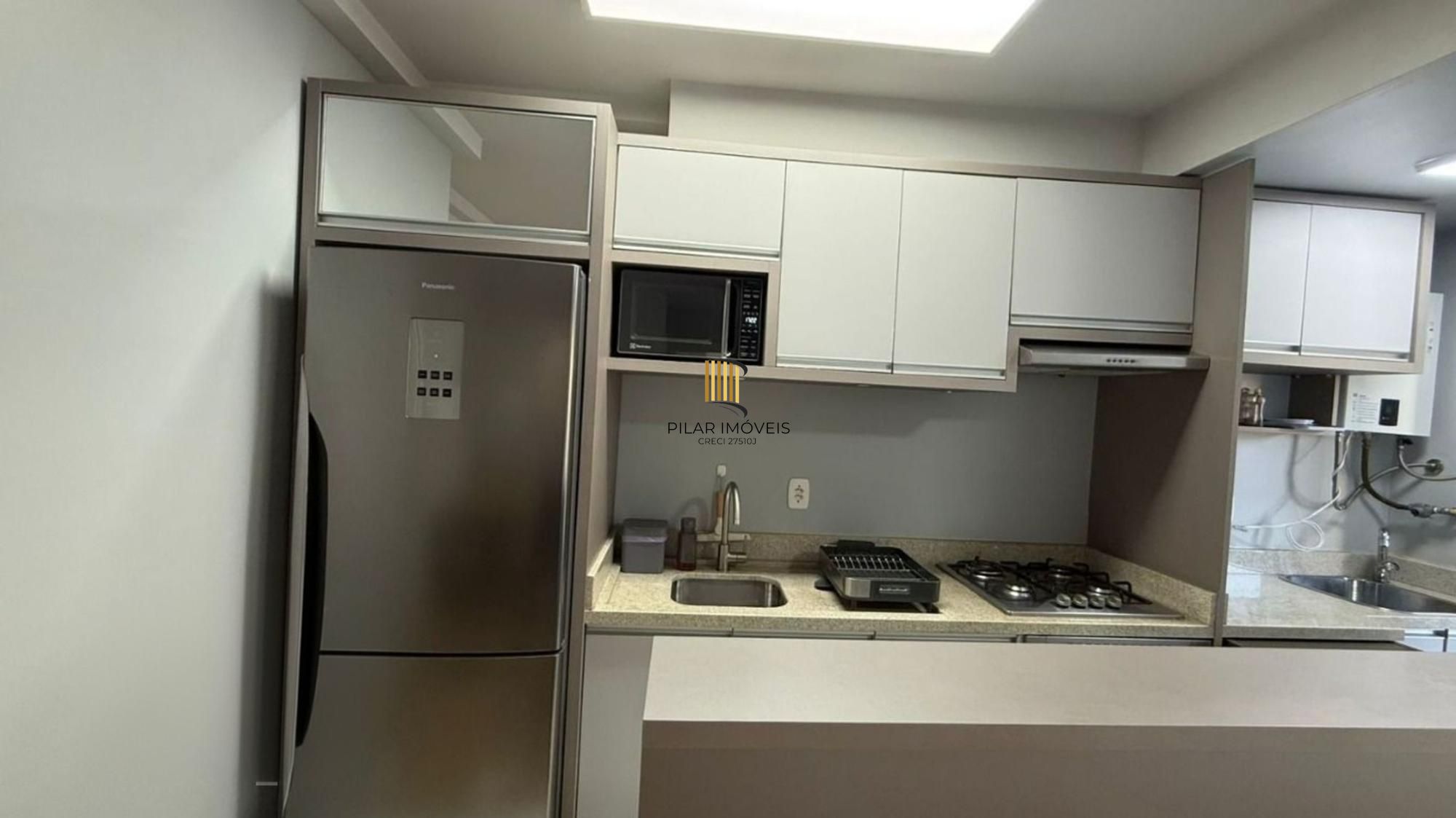 Apartamento de 2 dormitórios, elevador e 1 vaga de garagem em Canoas.