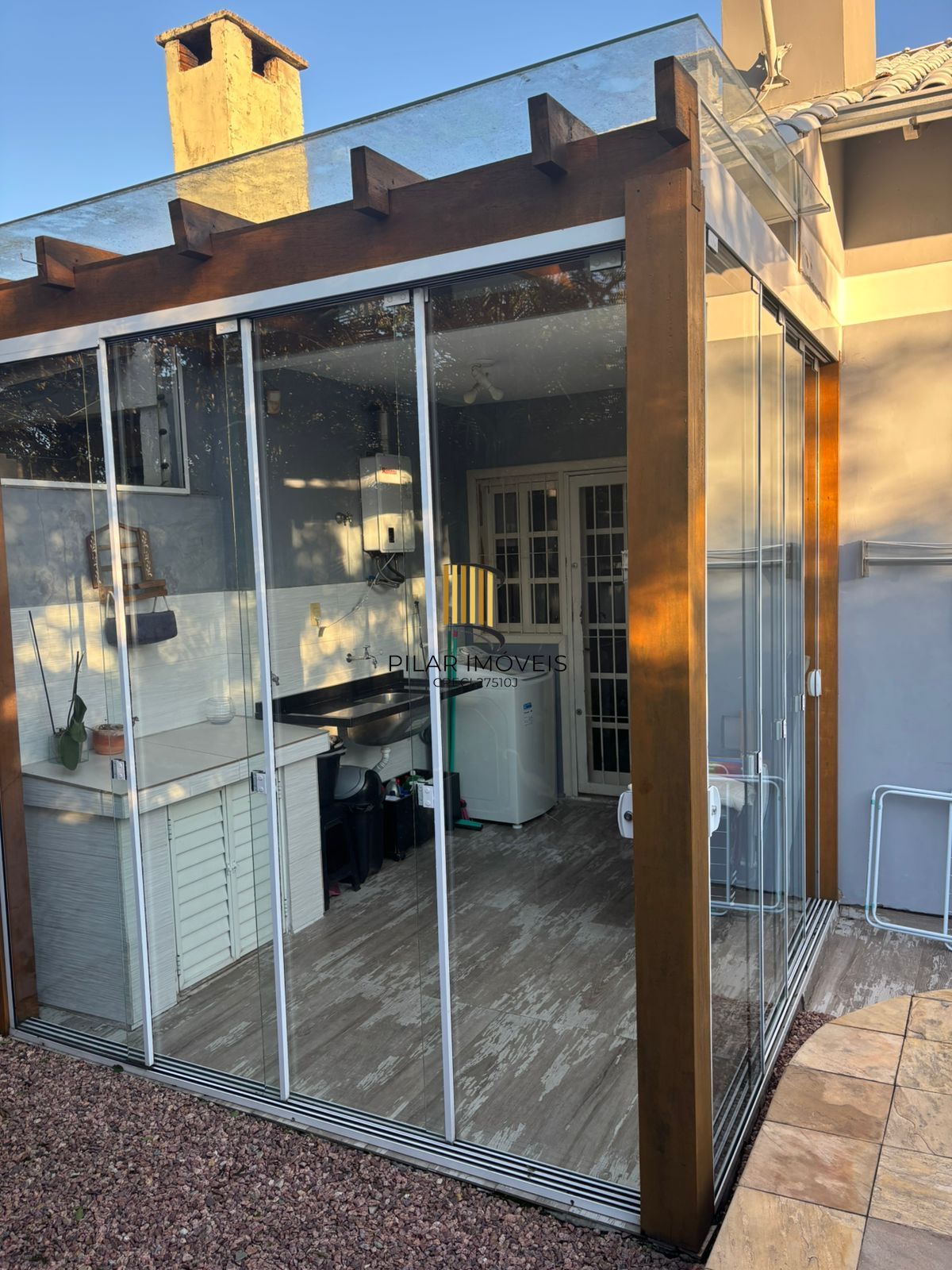 Casa com 2 quartos 2 suítes, 2 vagas e 99m² à venda em Hípica, Porto Alegre.