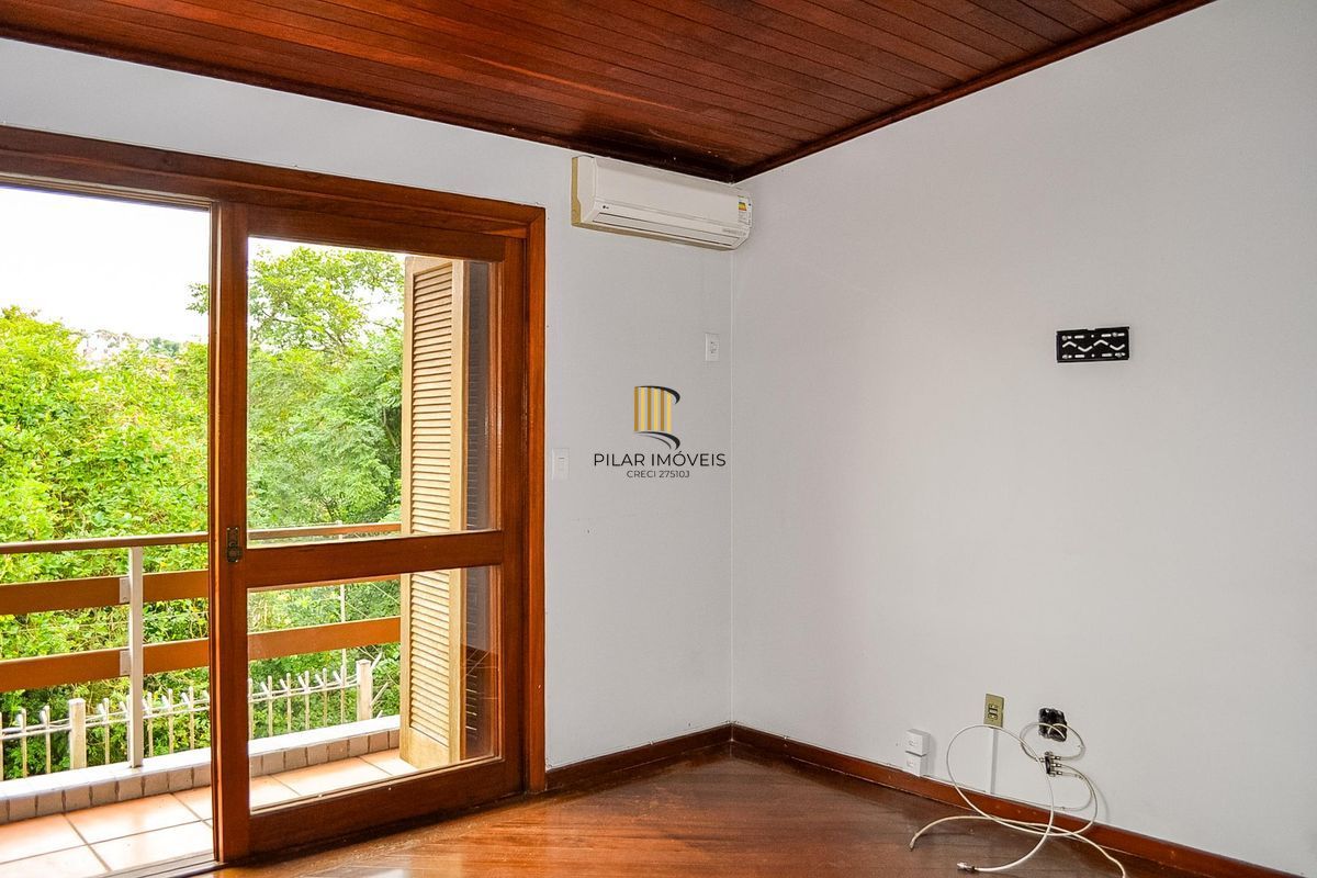 Ótima Casa condomínio pronta para morar, semi mobiliada, Bairro Menino Deus