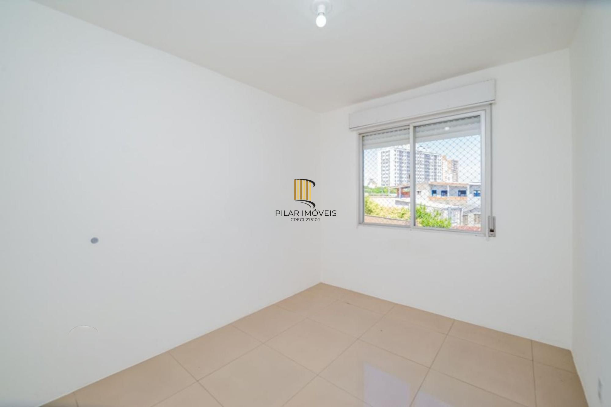 Apartamento com 2 quartos, 2 banheiros e 1 vaga no bairro Azenha.