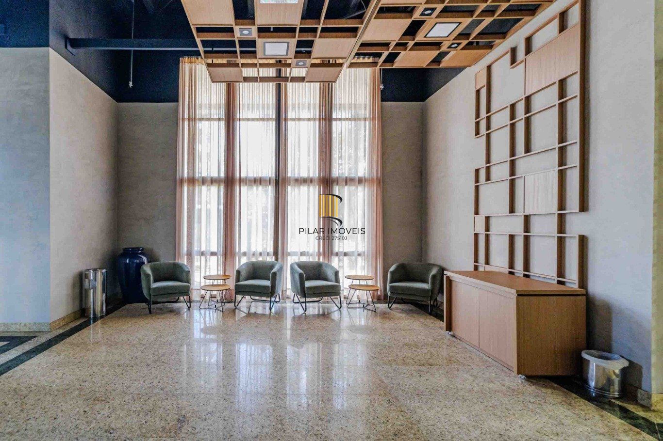 Sala comercial, 2 vagas, elevador e restaurante no bairro Praia de Belas