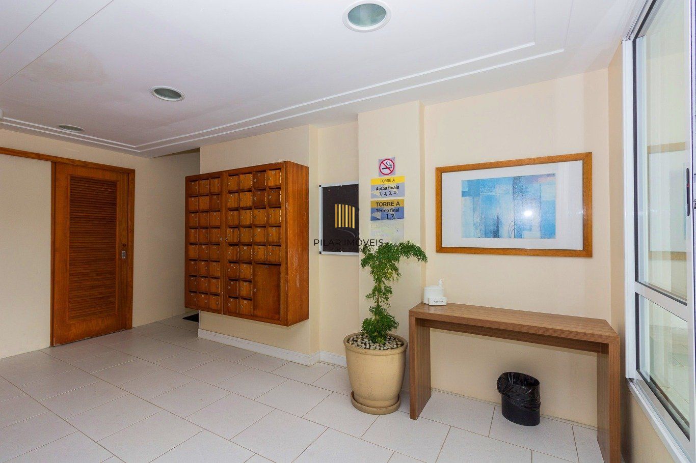 Apartamento 2 Dormitórios com Suíte, elevador e 2 Vagas no Alto Petrópolis