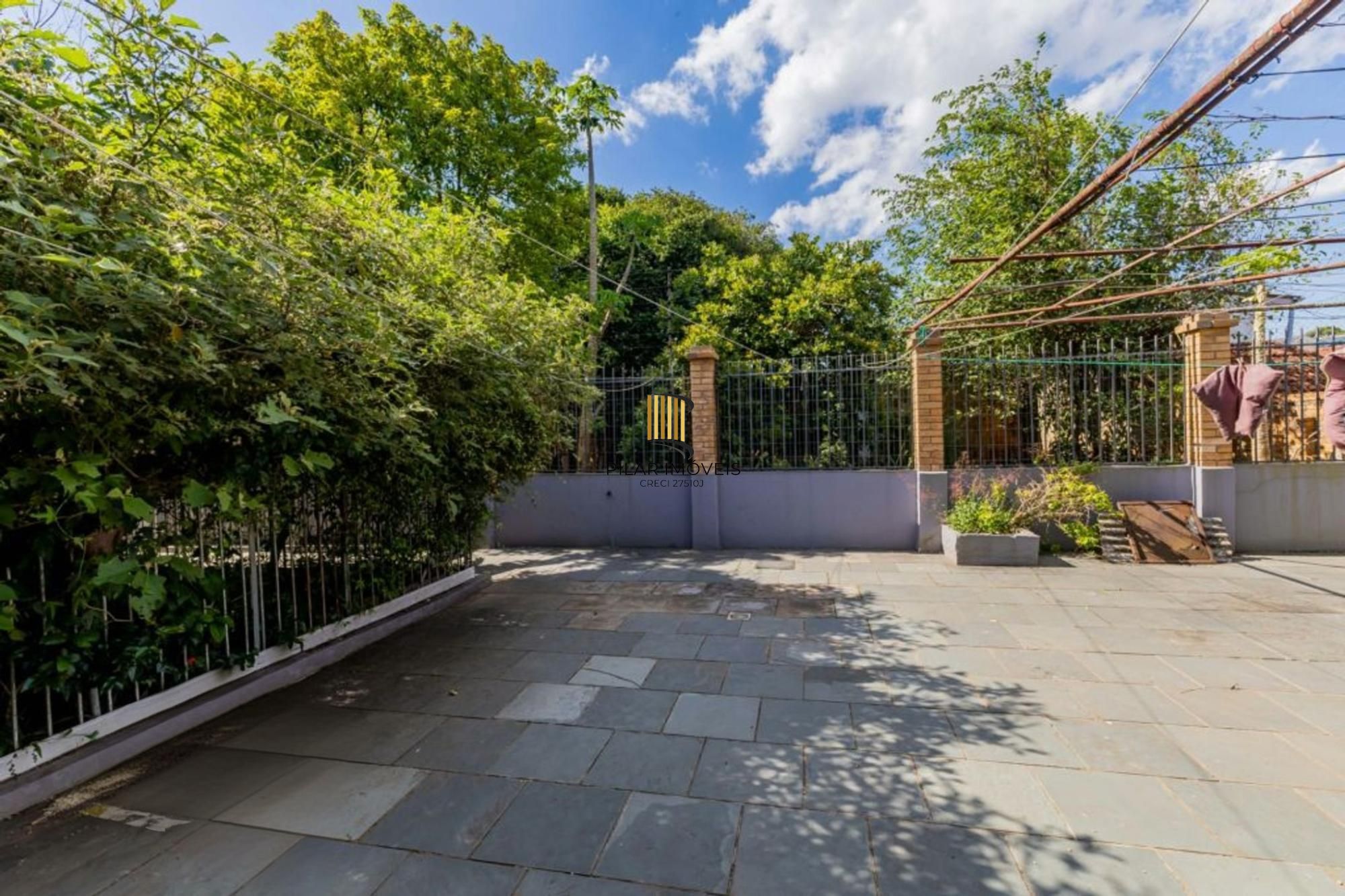 Casa com 1.640,00m², 3 dormitórios, 4 vagas à venda Rua Marista.