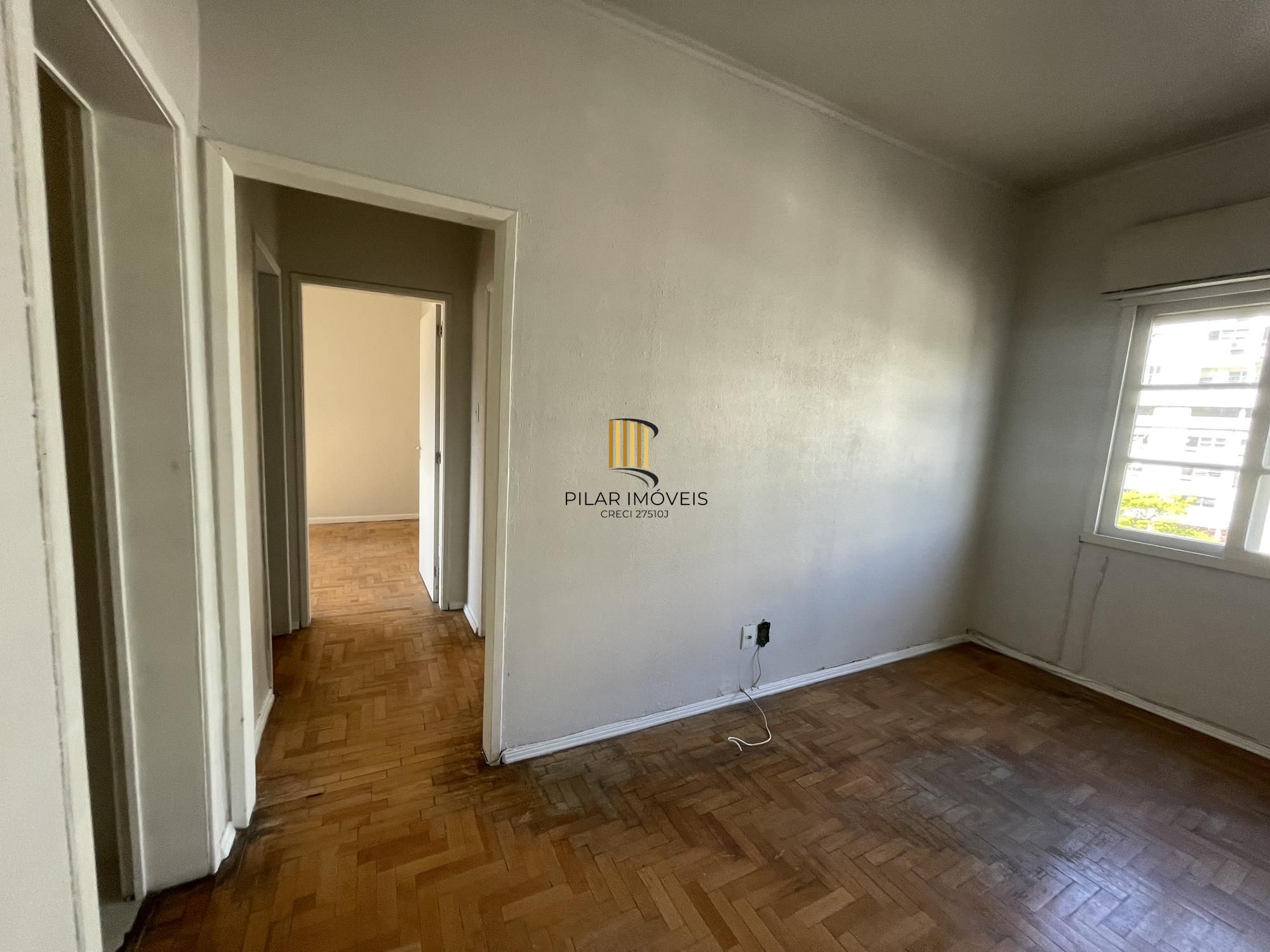 Apartamento 2 dormitórios com dependência 70m2 Moinhos de Vento Av. Cristóvão C
