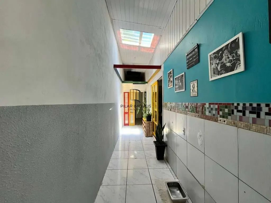 Casa com 3 quartos, vaga coberta e com muro no bairro Campos Novo