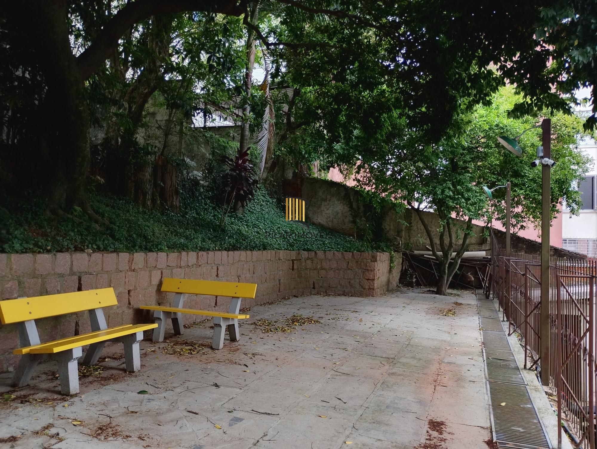 Apartamento à venda com 2 Dormitórios vaga no bairro Petropolis