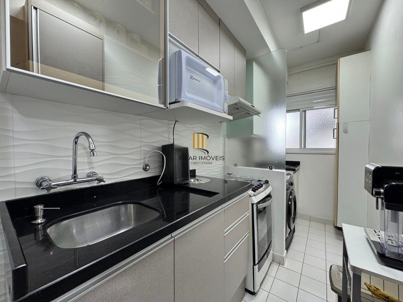 Apartamento com 2 quartos, 1 vaga e elevador no bairro Sarandi