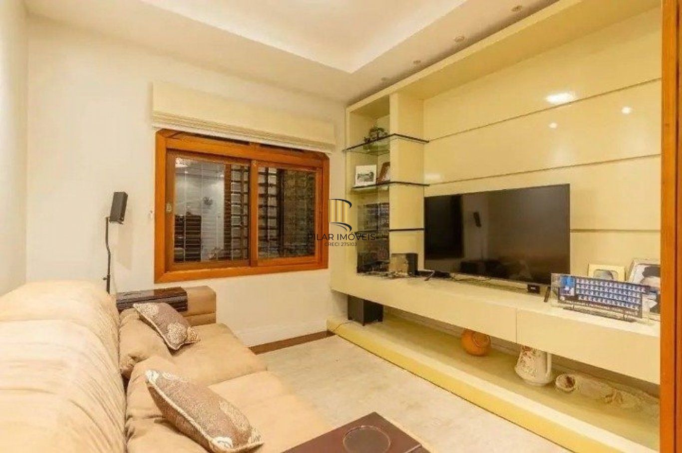 Casa de 3 quartos, piscina, churrasqueira, 7 vagas no bairro Tristeza