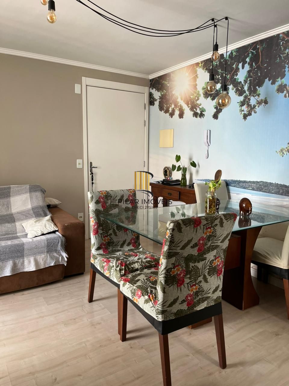 Apartamento de 2 dormitórios e 1 vaga de garagem em Canoas.