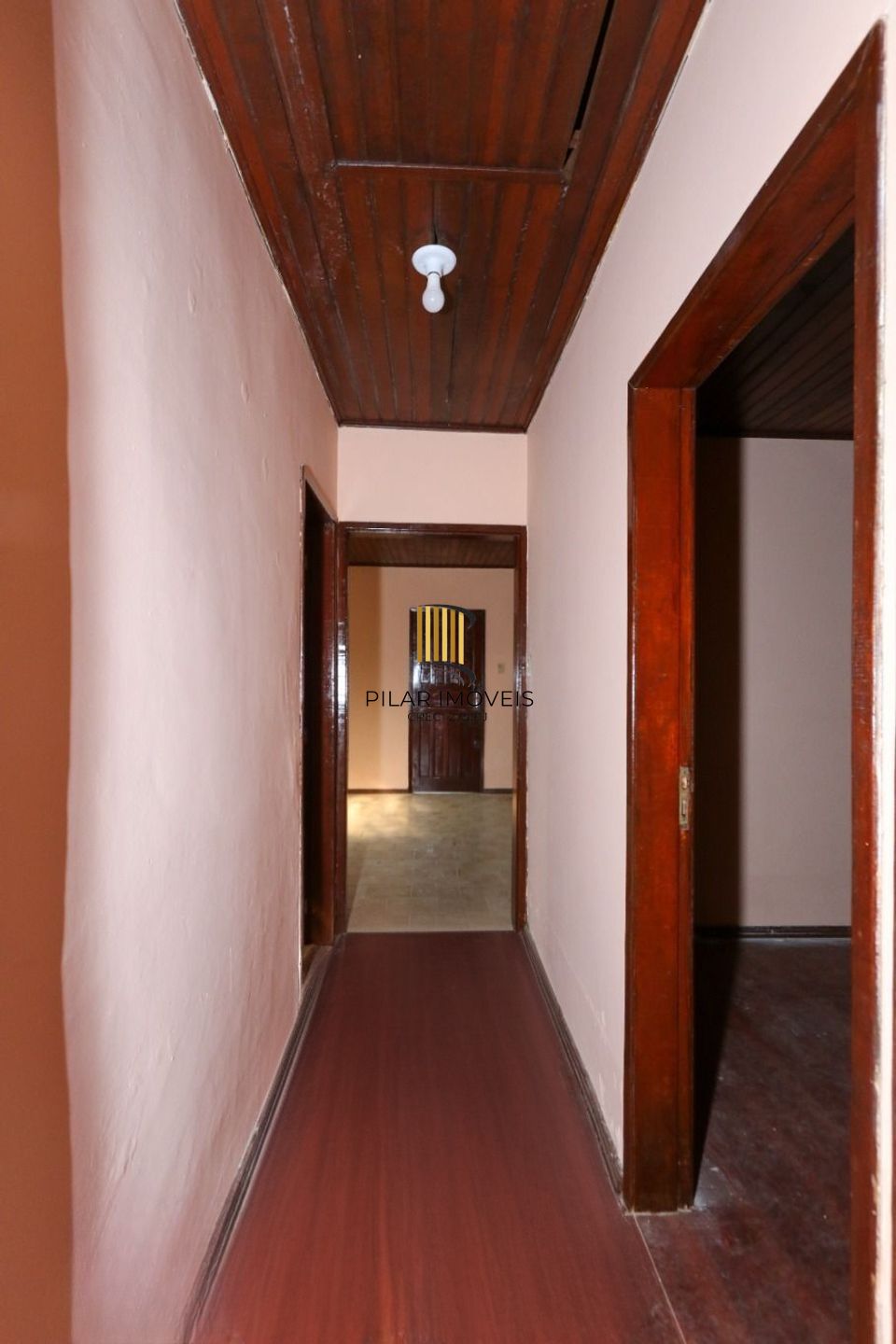 Casa de 3 dormitórios e 2 vagas de garagem no bairro Rio Branco em Canoas.