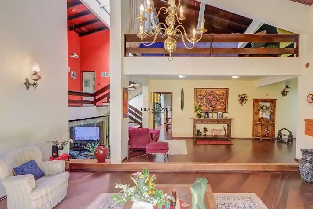 Casa em condominio, 3 quartos, 3 suítes 2 vagas e piscina na Cavalhada.