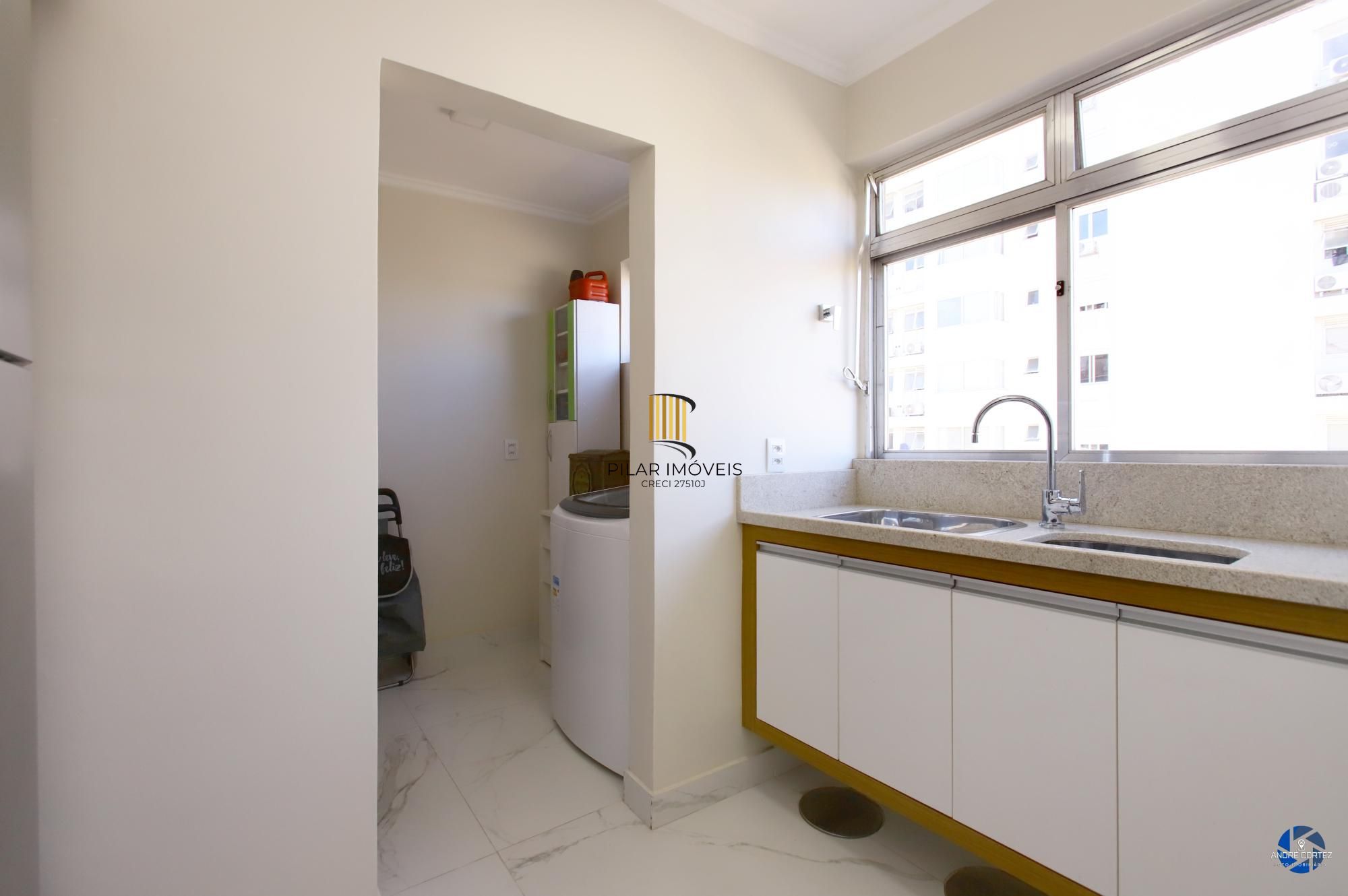 Cobertura com 3 dormitórios e 2 vagas no Bairro Santana