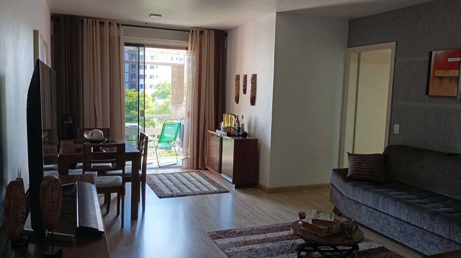 Apartamento térreo com 3 dormitórios e 2 vagas no Bairro Cristo Redentor