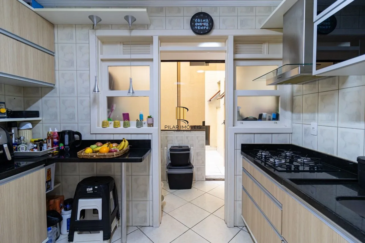 Apartamento mobiliado 2 quartos, vaga e churrasqueira no bairro Cristo Redentor