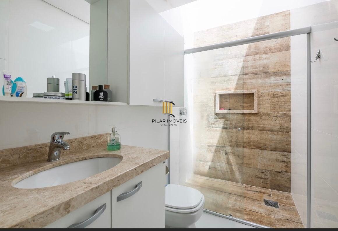Casa com 3 quartos e 2 vagas em condomínio fechado no Bairro Ecoville