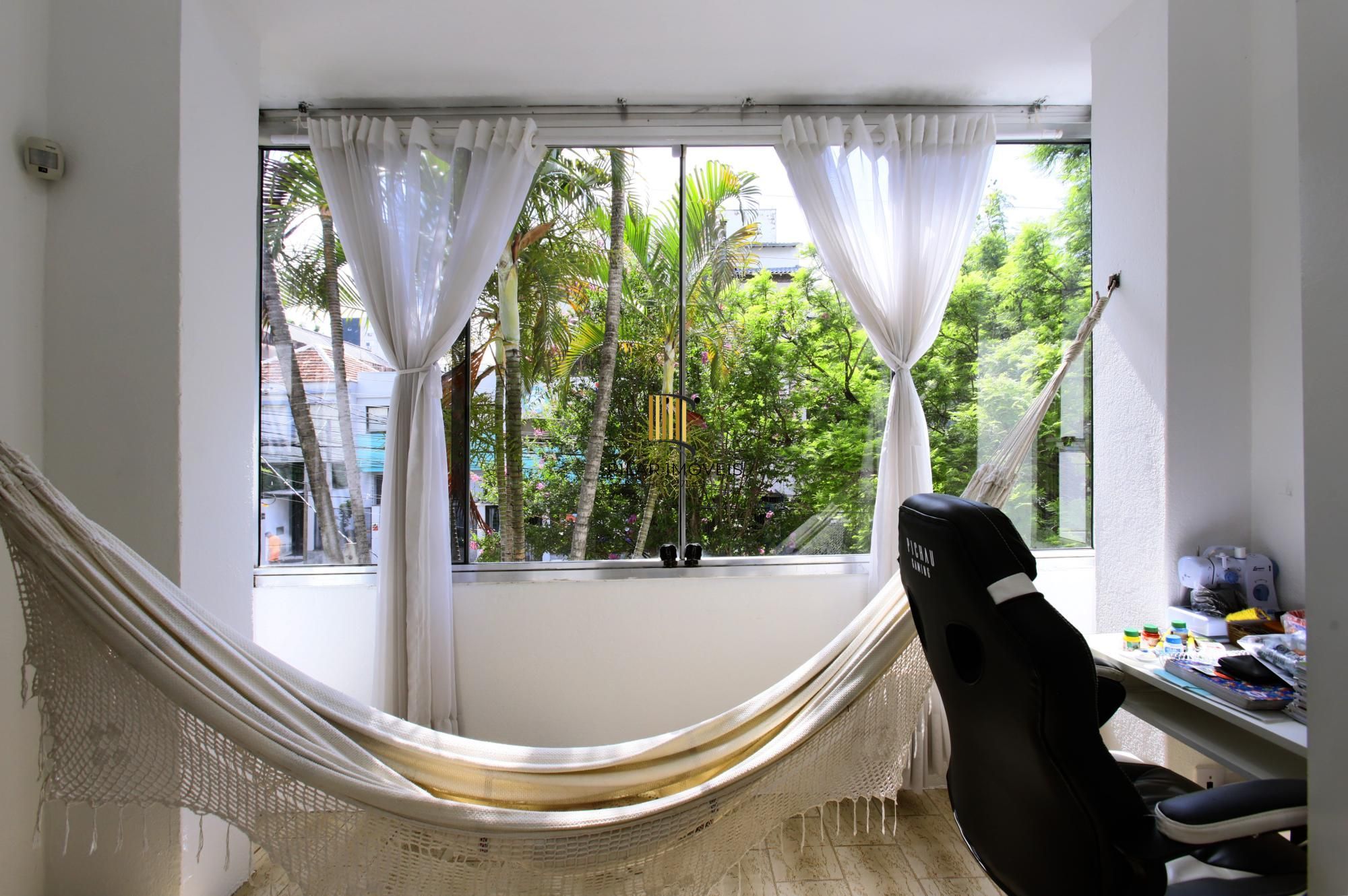 Casa de 4 quartos, 3 banheiros, 3 vagas no bairro Rio Branco