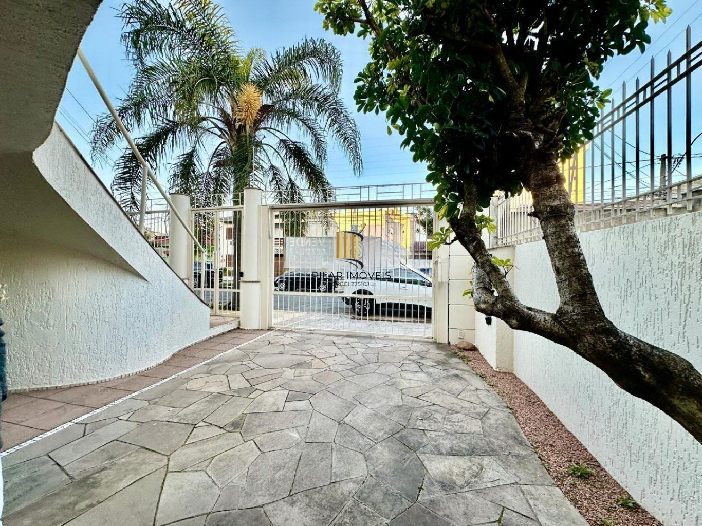 Casa de 3 dormitórios, 2 vagas de garagem em Canoas