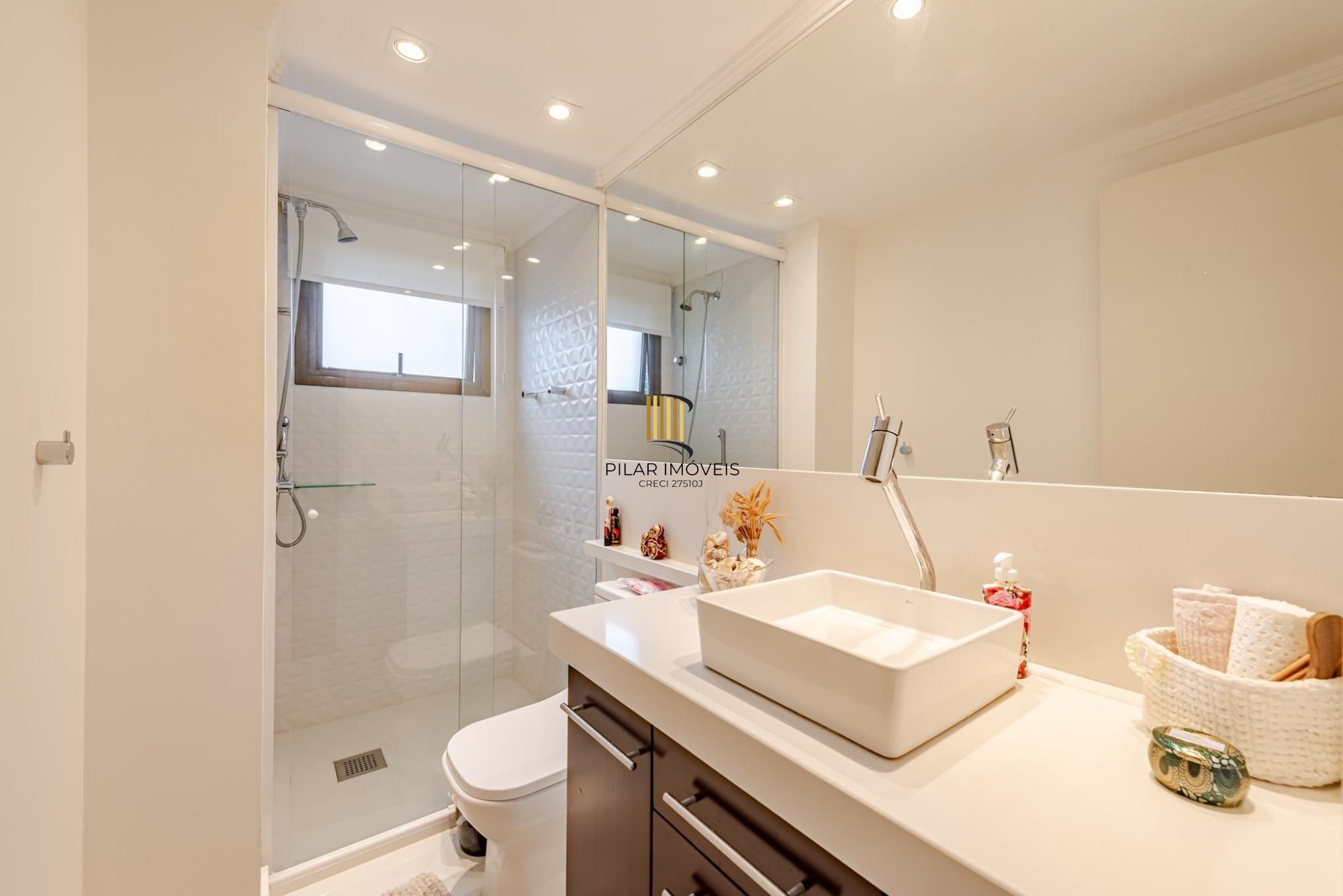 Apartamento de 3 dormitórios no bairro Menino Deus