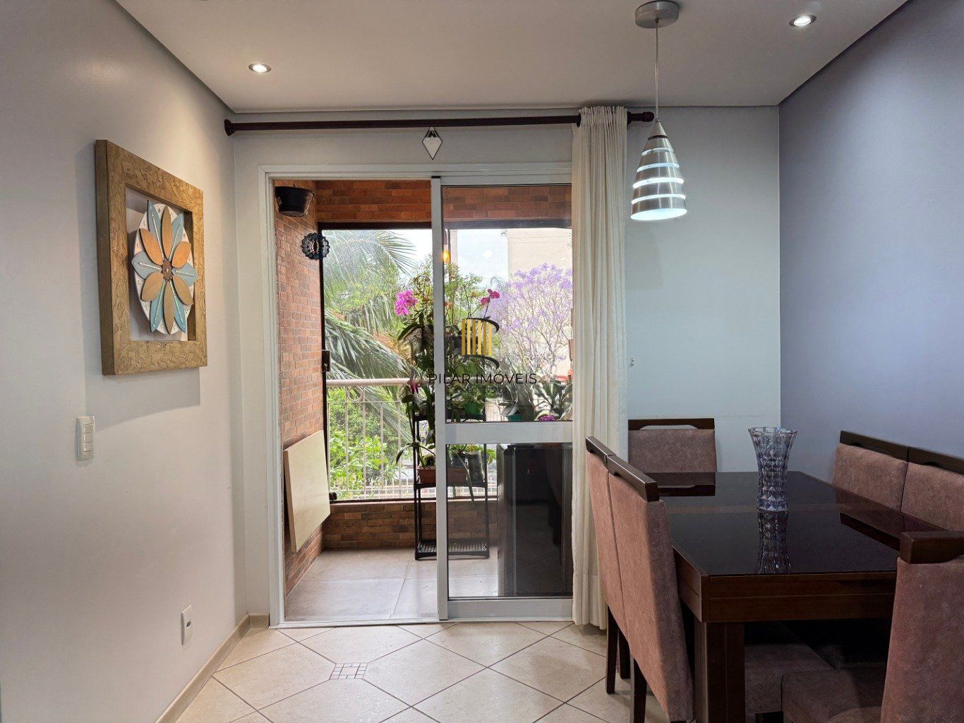 Apartamento com 2 quartos, 1 vaga e elevador no bairro Sarandi