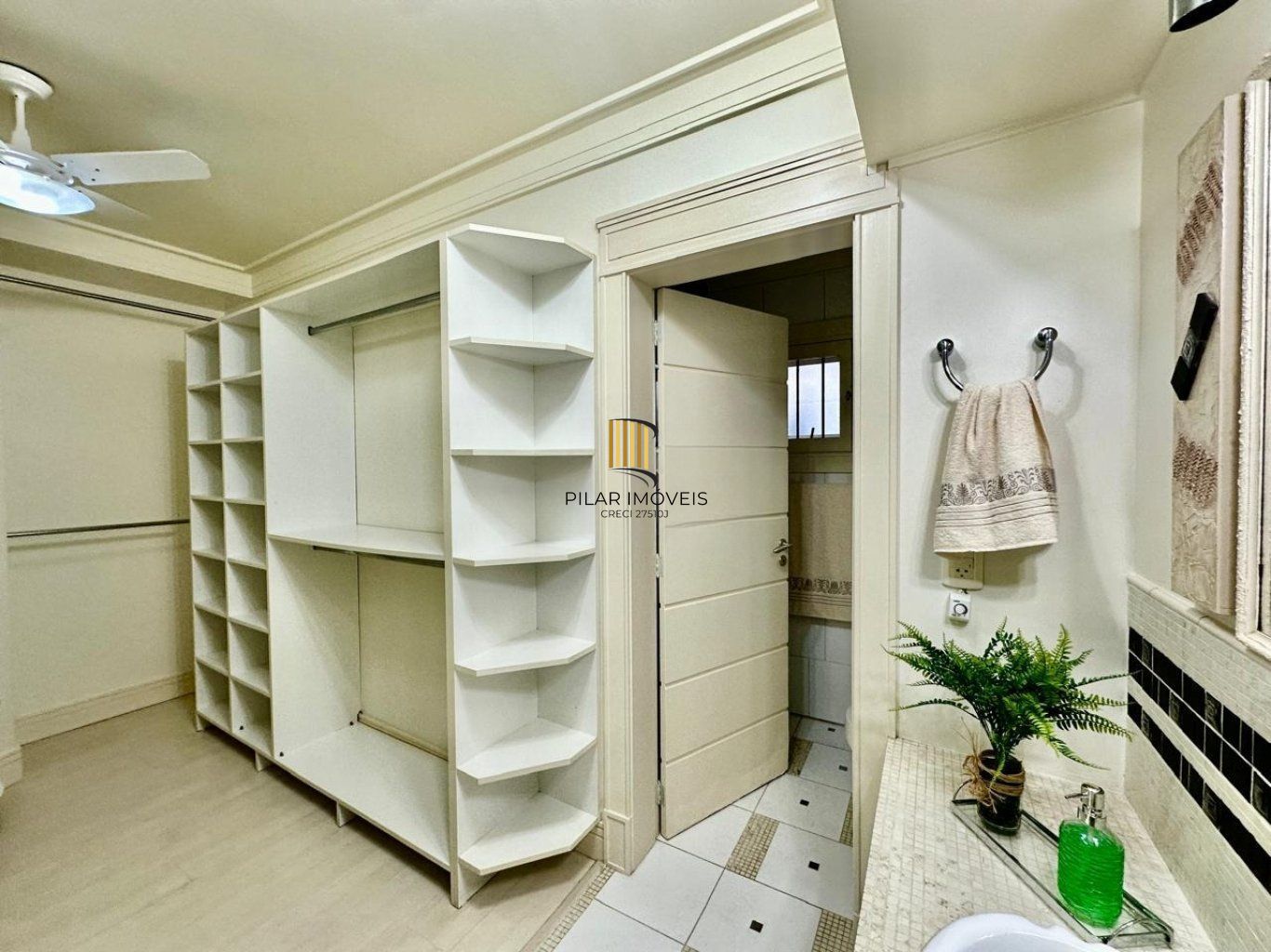 Casa de 3 dormitórios, 2 vagas de garagem em Canoas