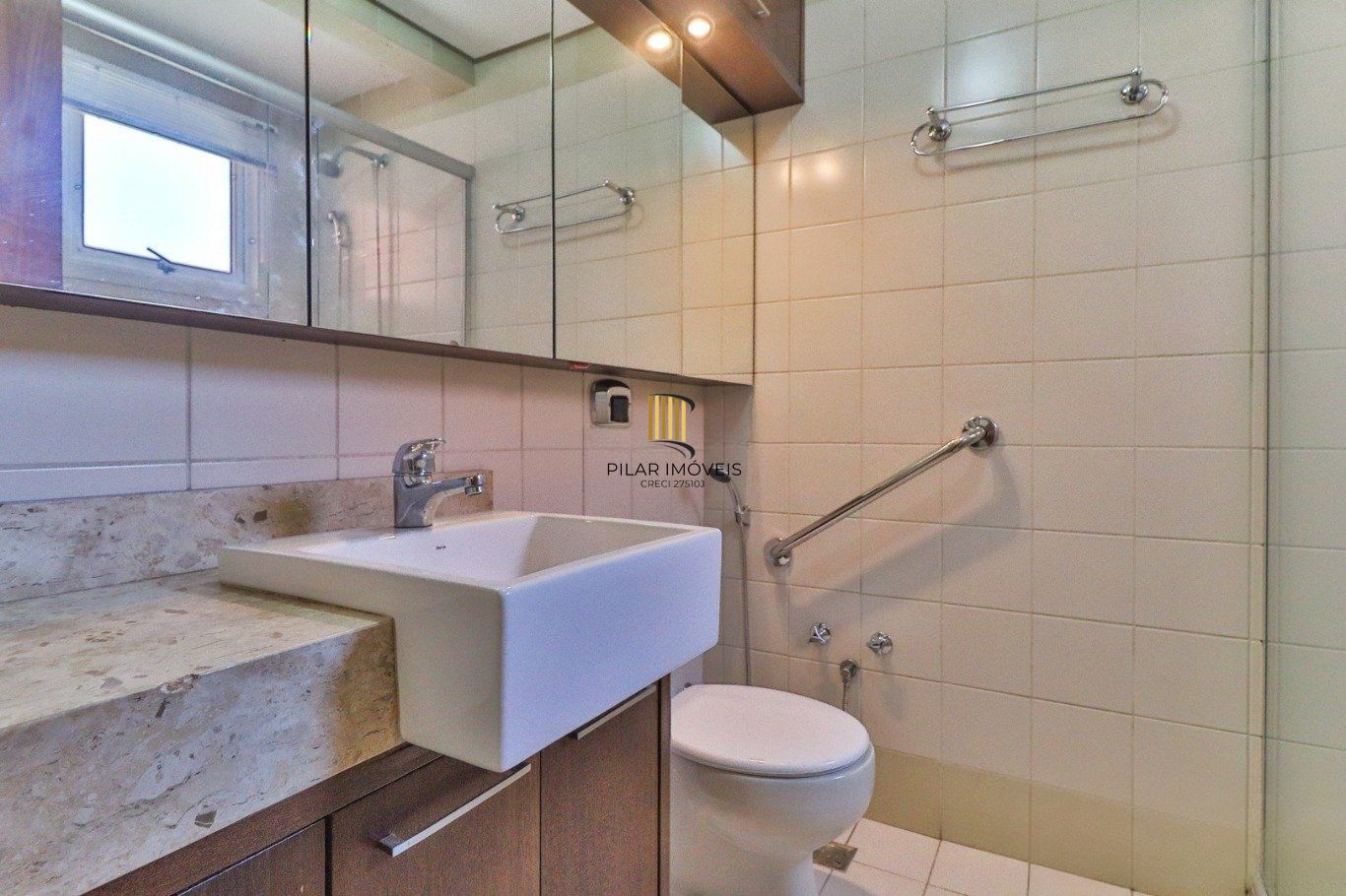 Casa em Condomínio com 3 Dormitórios e Energia Solar na Lomba do Pinheiro