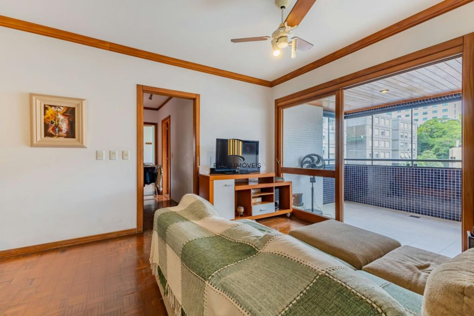 Apartamento com 3 quartos, 1 suíte, 3 vagas e elevador no Bairro São João.