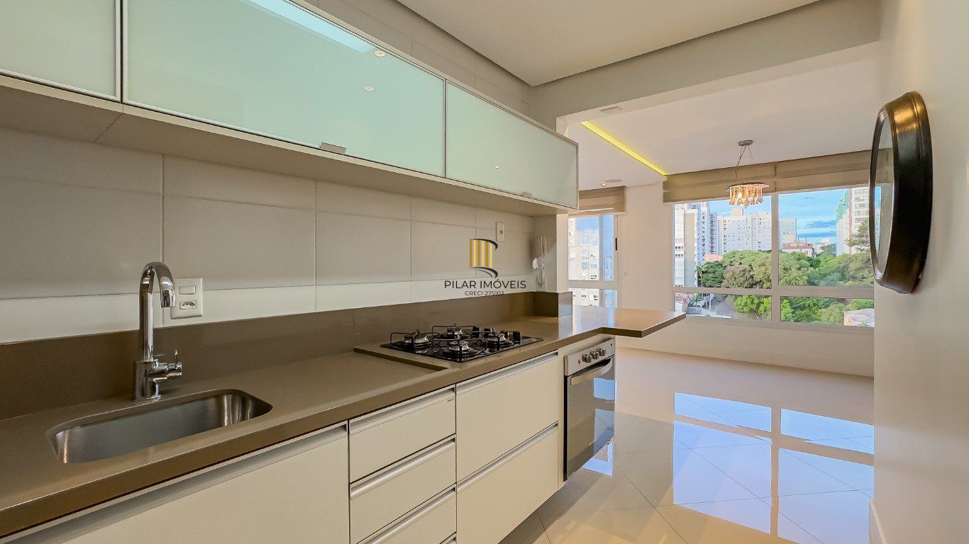 Apartamento com 3 quartos (1 suíte) e 2 vagas no Bairro Passo da Areia.