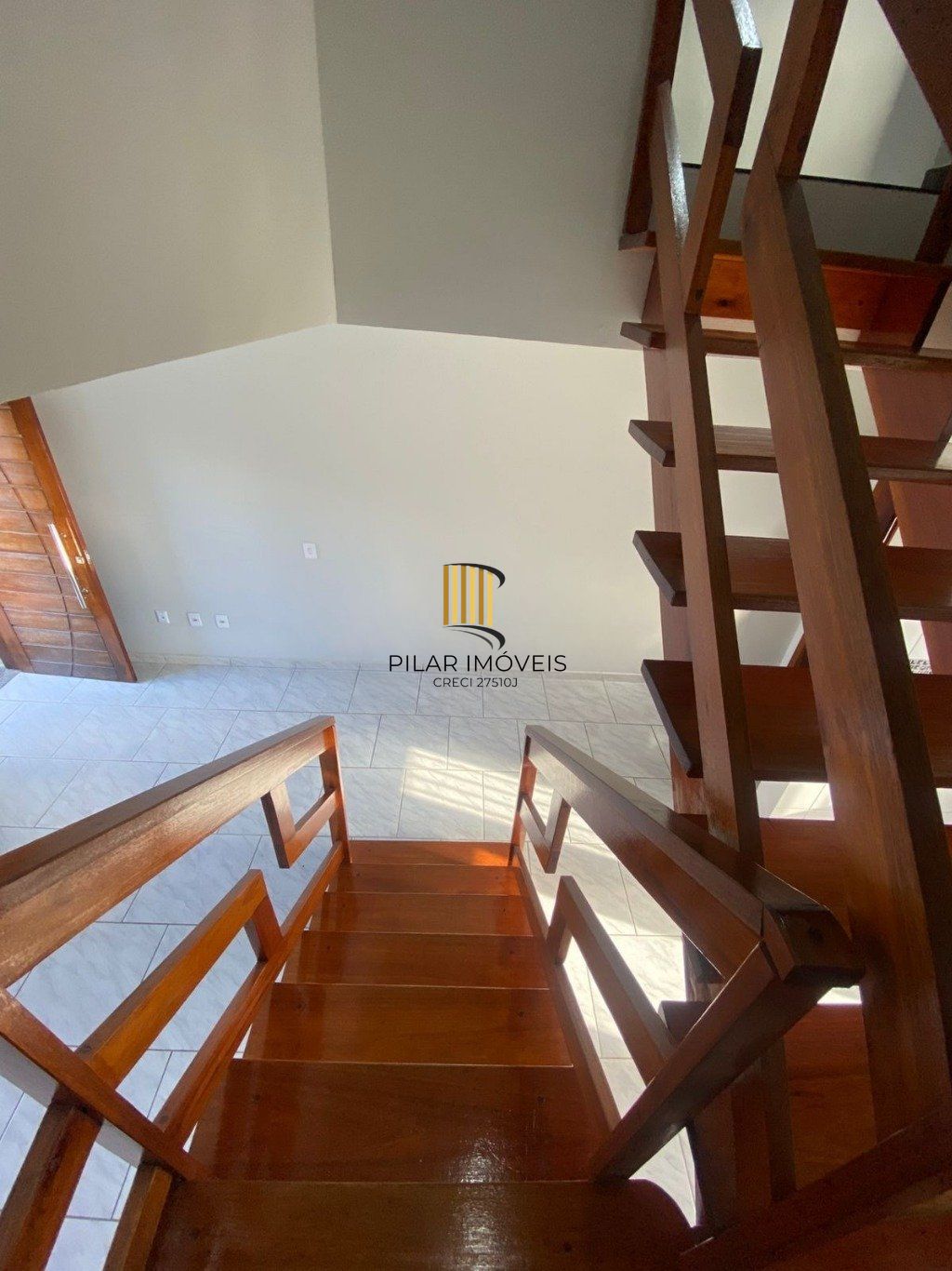 Casa de 2 dormitórios, 1 vaga de garagem em Cachoeirinha.