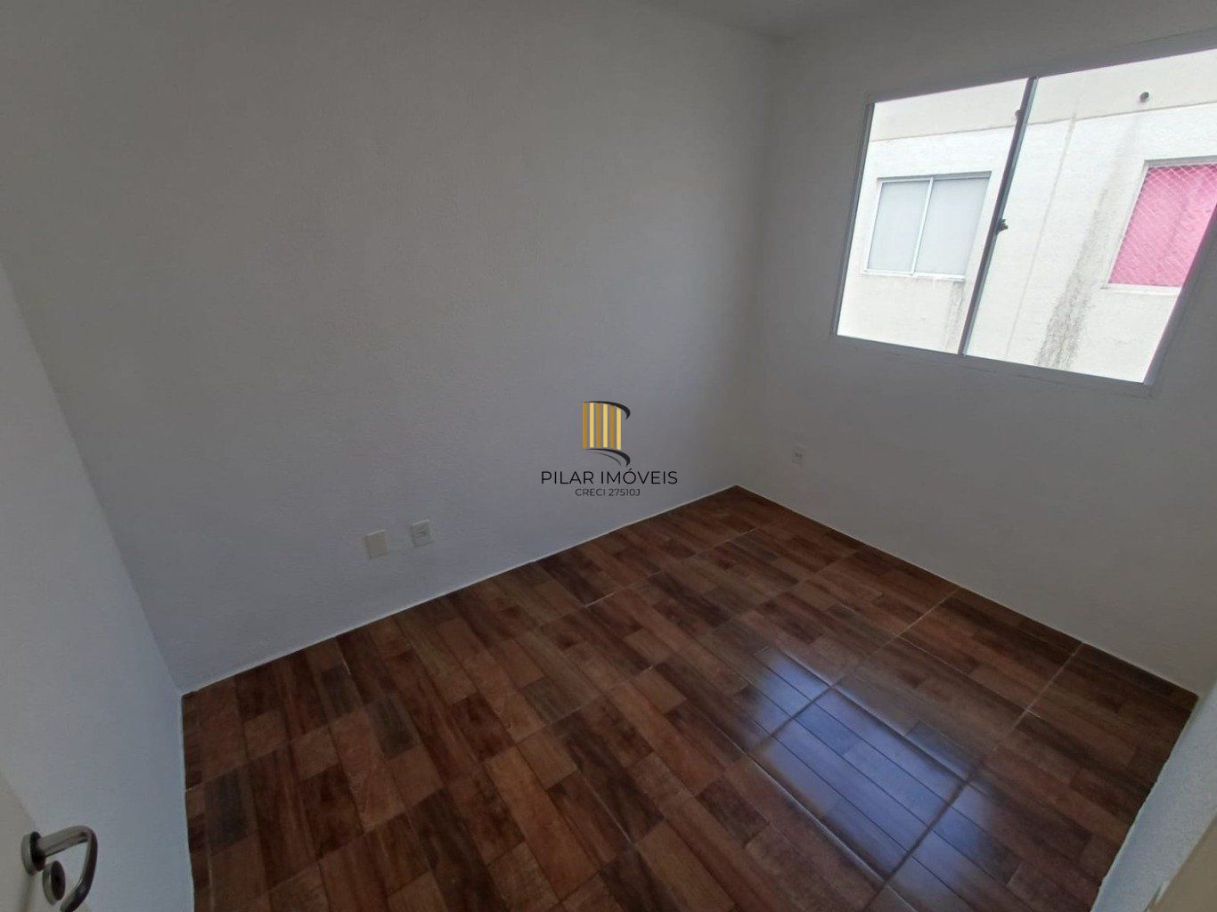 Apartamento de 2 dormitórios e 1 vaga de garagem no Bairro São José em Canoas.