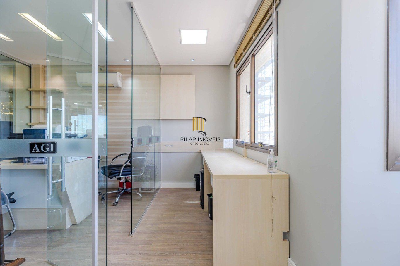 Sala comercial, 2 vagas, elevador e restaurante no bairro Praia de Belas