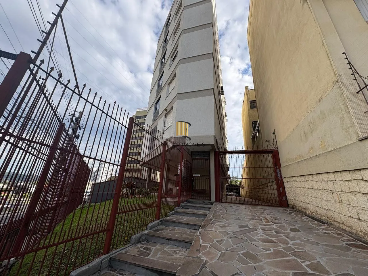 Apartamento 1 Dormitório com 1 vaga e elevador na Protásio Alves