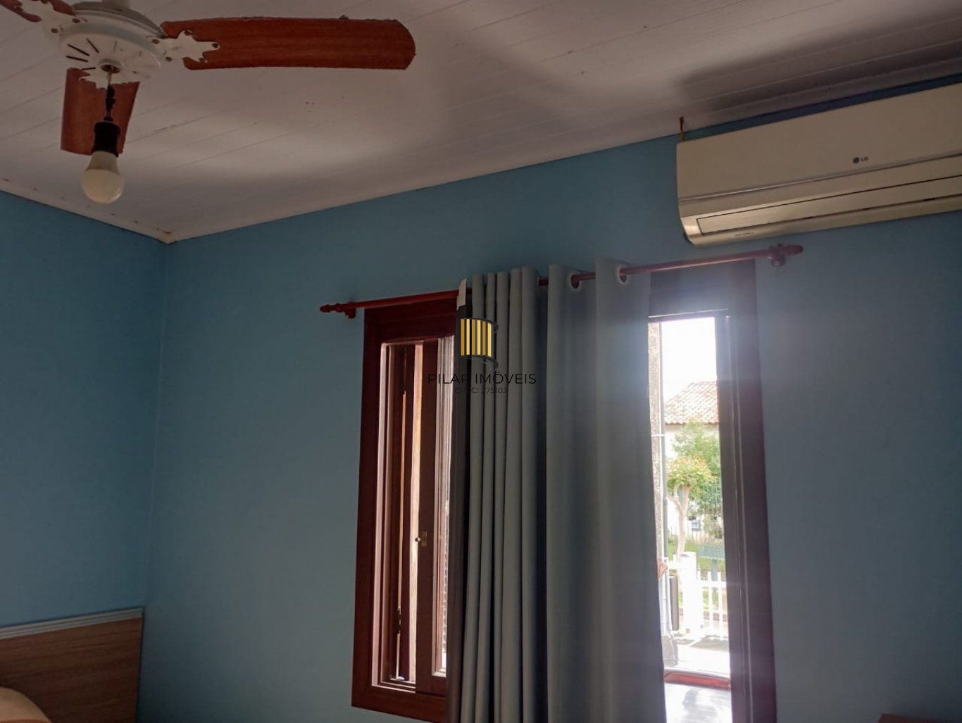 Casa de 2 dormitórios e 1 vaga de garagem em Canoas.