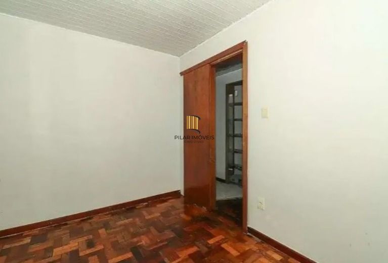 Casa de 3 quartos, 2 banheiros, 2 vagas no bairro Jardim Leopoldina