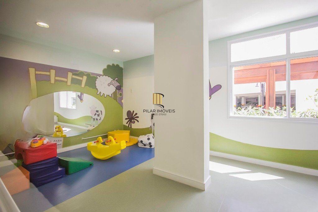 Apartamento com 3 dormitórios, 1 suíte, 1 vaga e elevador no Passo da Areia