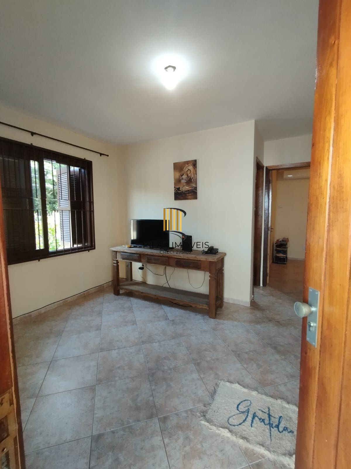 Casa de 4 dormitórios e 2 vagas de garagem em Canoas.