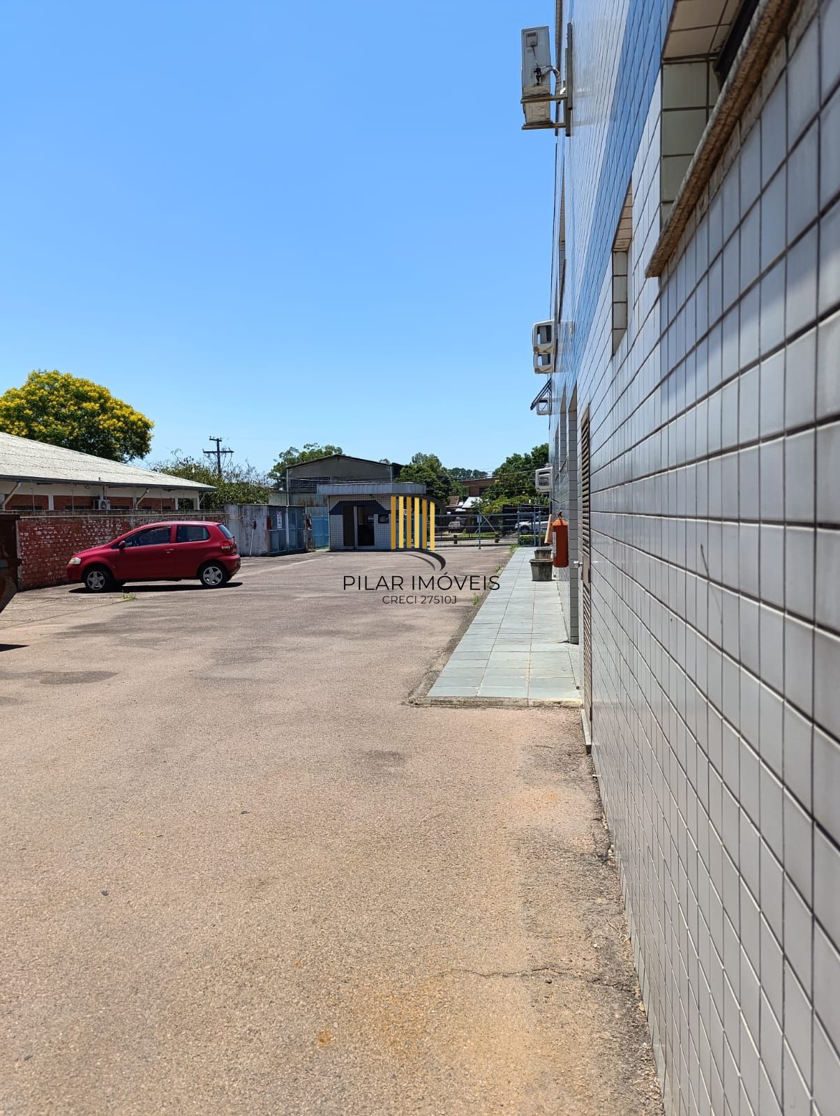 Pavilhão com 2500m de área construida no bairro Sarandi