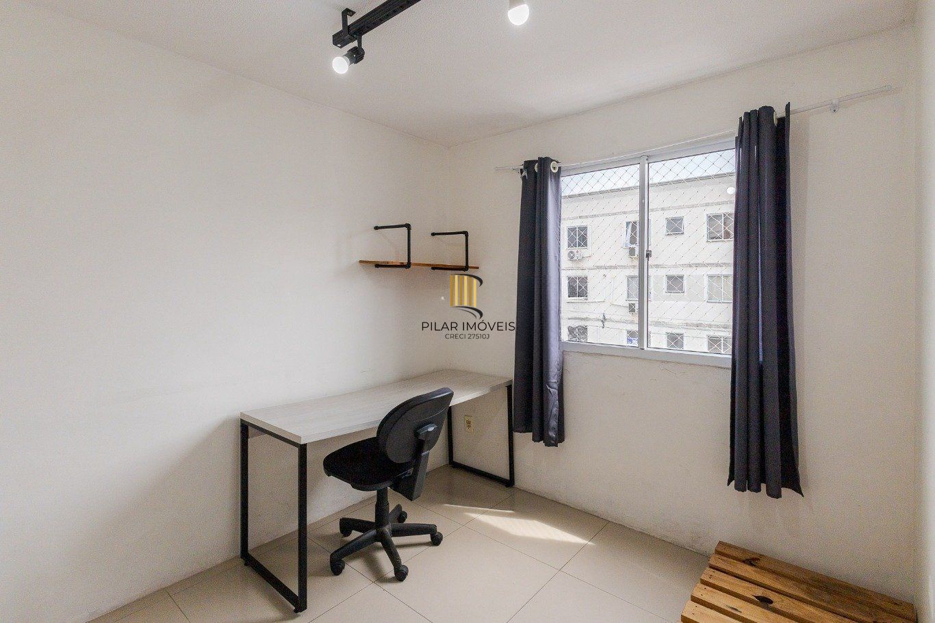 Apartamento de 2 dormitórios, piscina e 1 vaga de garagem em Canoas.